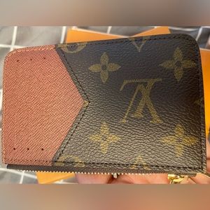 NWT Louis Vuitton Romy card holder
